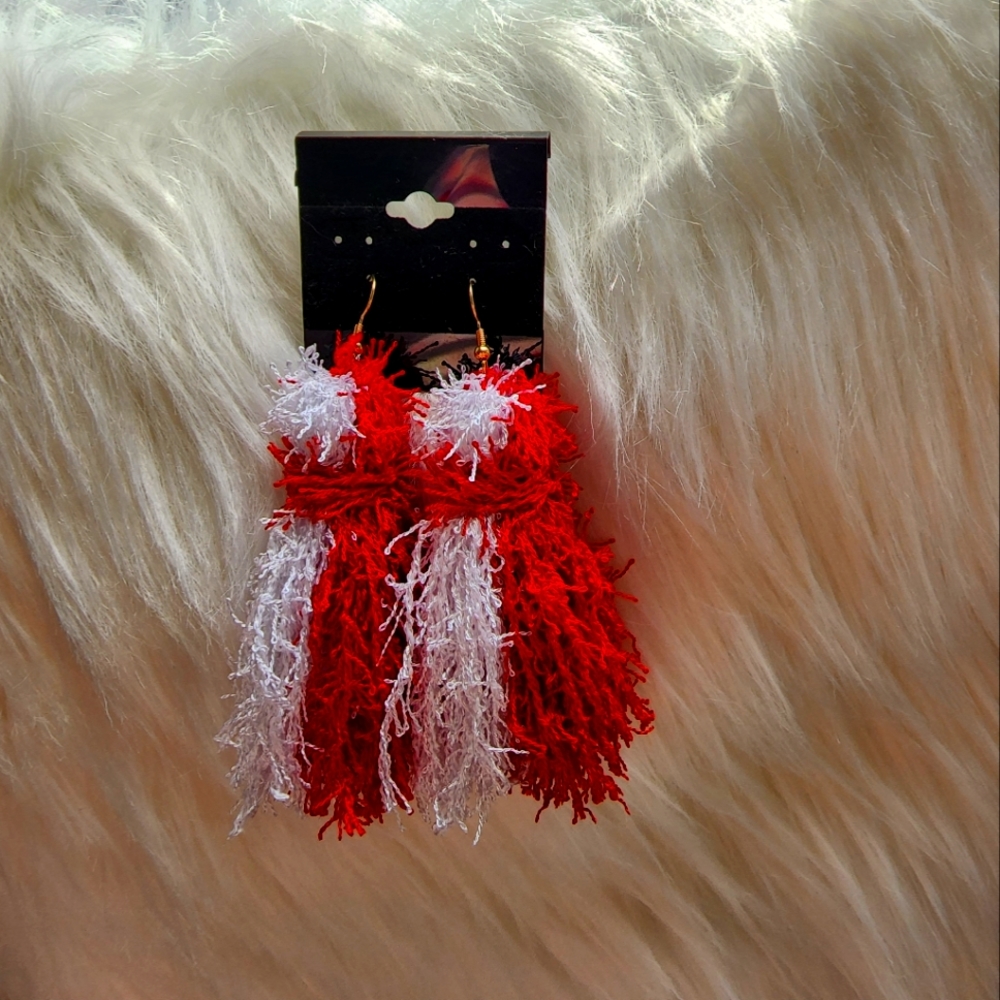 Hand crafted earrings Pom-Pom collection